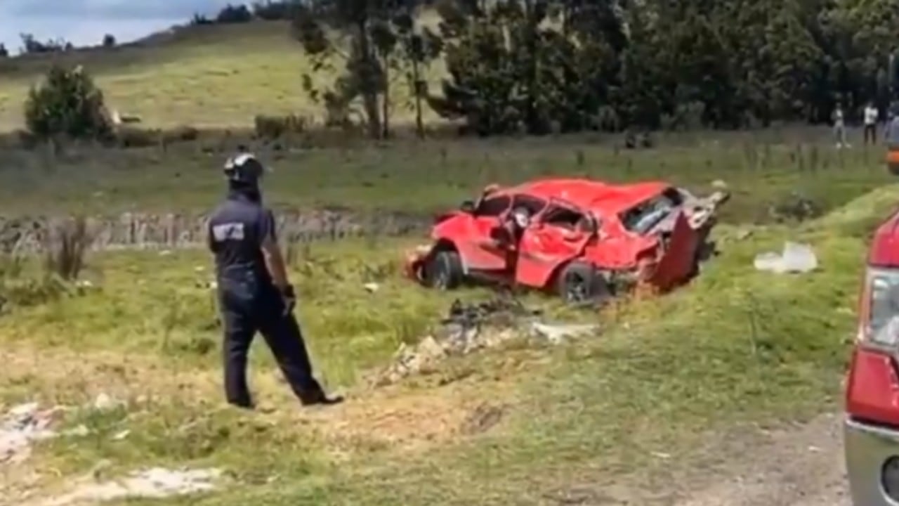 Un aparente exceso de velocidad cobró la vida a tres personas en la tarde de este Domingo Santo en Tunja (Boyacá).