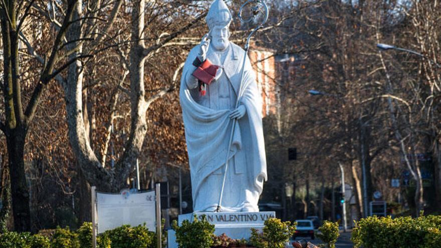 Estatua de San Valentín en Madrid.