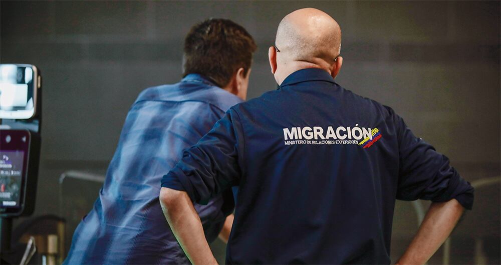 Que esta medida se ahorrará al menos un paso en los registros del aeropuerto.