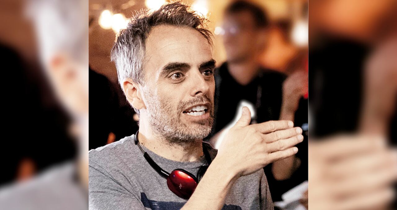 Joel Souza, libretista y director de Rust, salió vivo de milagro, pues se encontraba detrás de Hutchins. El rodaje de la cinta se detuvo indefinidamente.
