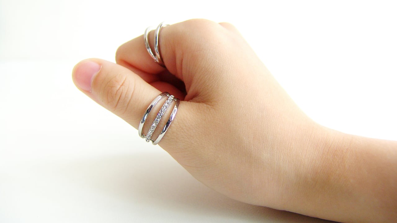 Anillo en el dedo pulgar
