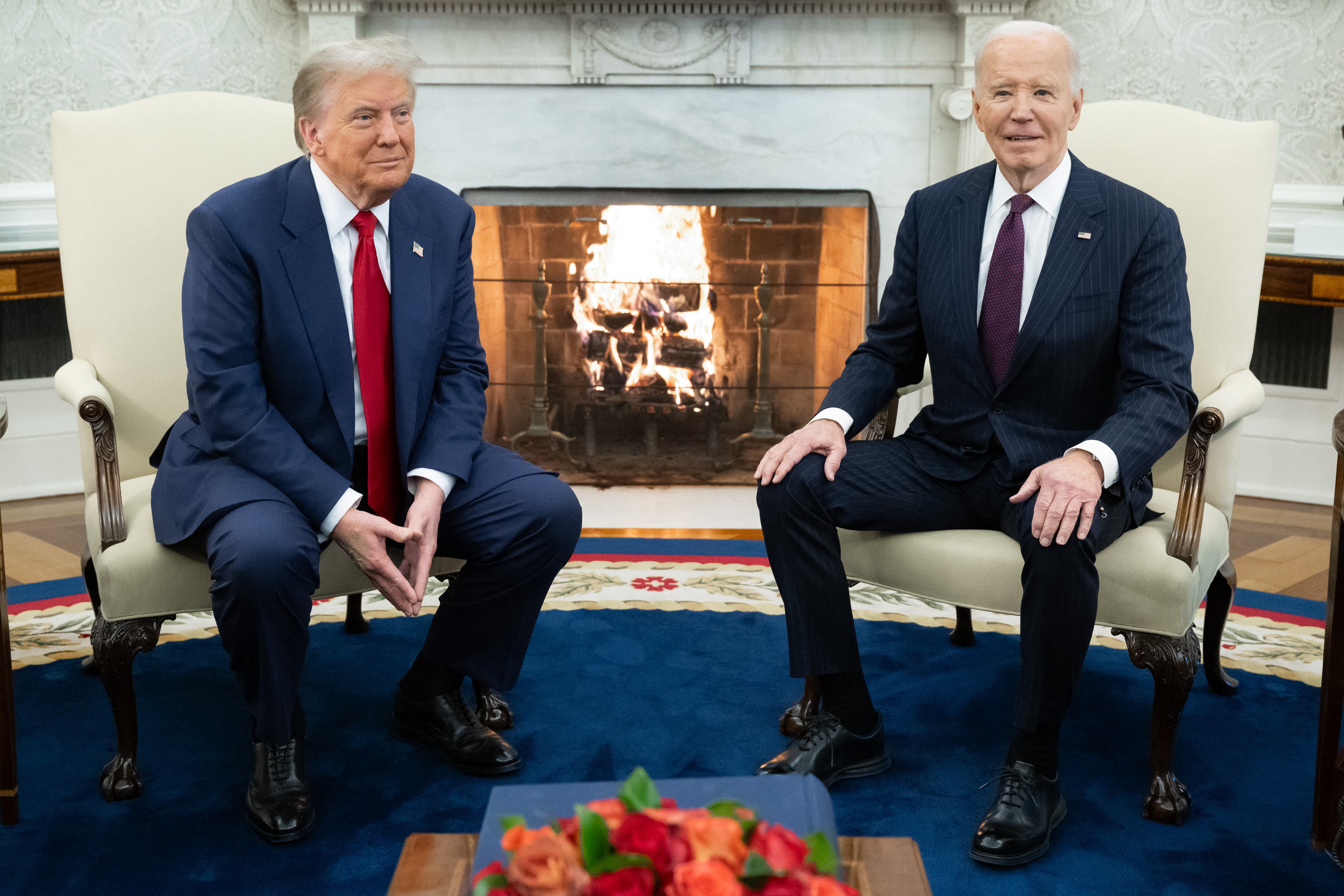 Donald Trump y Joe Biden en su encuentro en la Casa Blanca