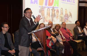 El expresidente de Colombia, Gustavo Petro, y el líder de la oposición y senador del Pacto Histórico, Iván Cepeda, liderarán hoy la presentación del Gabinete por la Vida