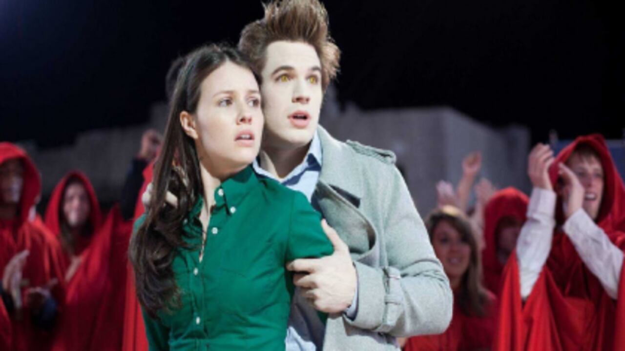 La película pretende sacarle dinero a la parodia de la cultura juvenil de hoy a partir de la moda de los vampiros.