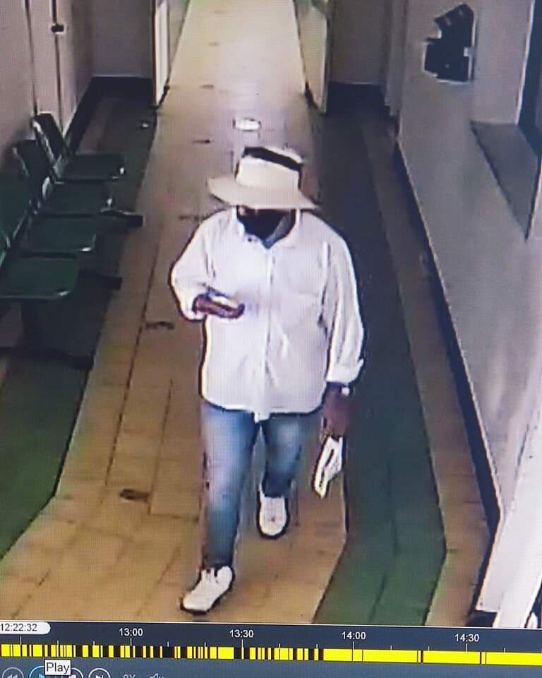 Los ladrones ingresaron sobre el mediodía al hospital.