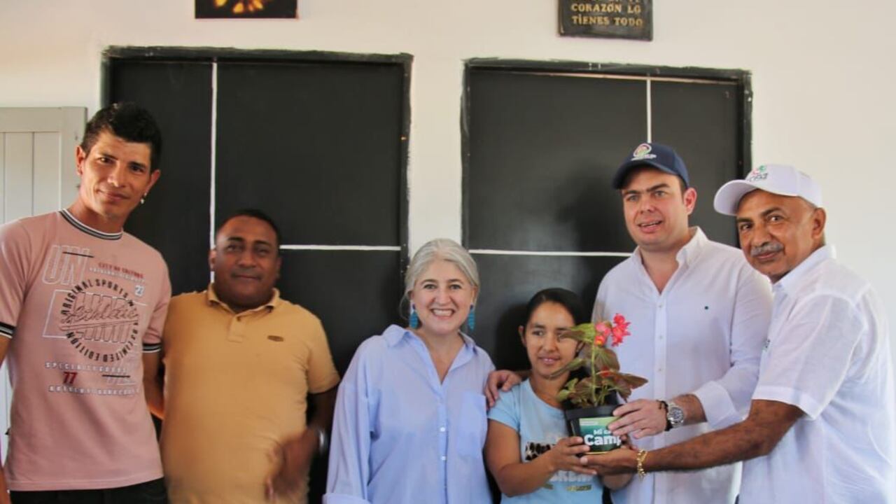 Ministra de Vivienda, Catalina Velasco, entregó las primeras viviendas del programa 'Mi Casa en el Campo', en La Paz, departamento del Cesar.