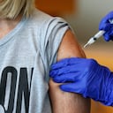 "Corren el riesgo de sufrir el virus más grave de sus vidas": la advertencia de expertos a personas no vacunadas contra el covid-19