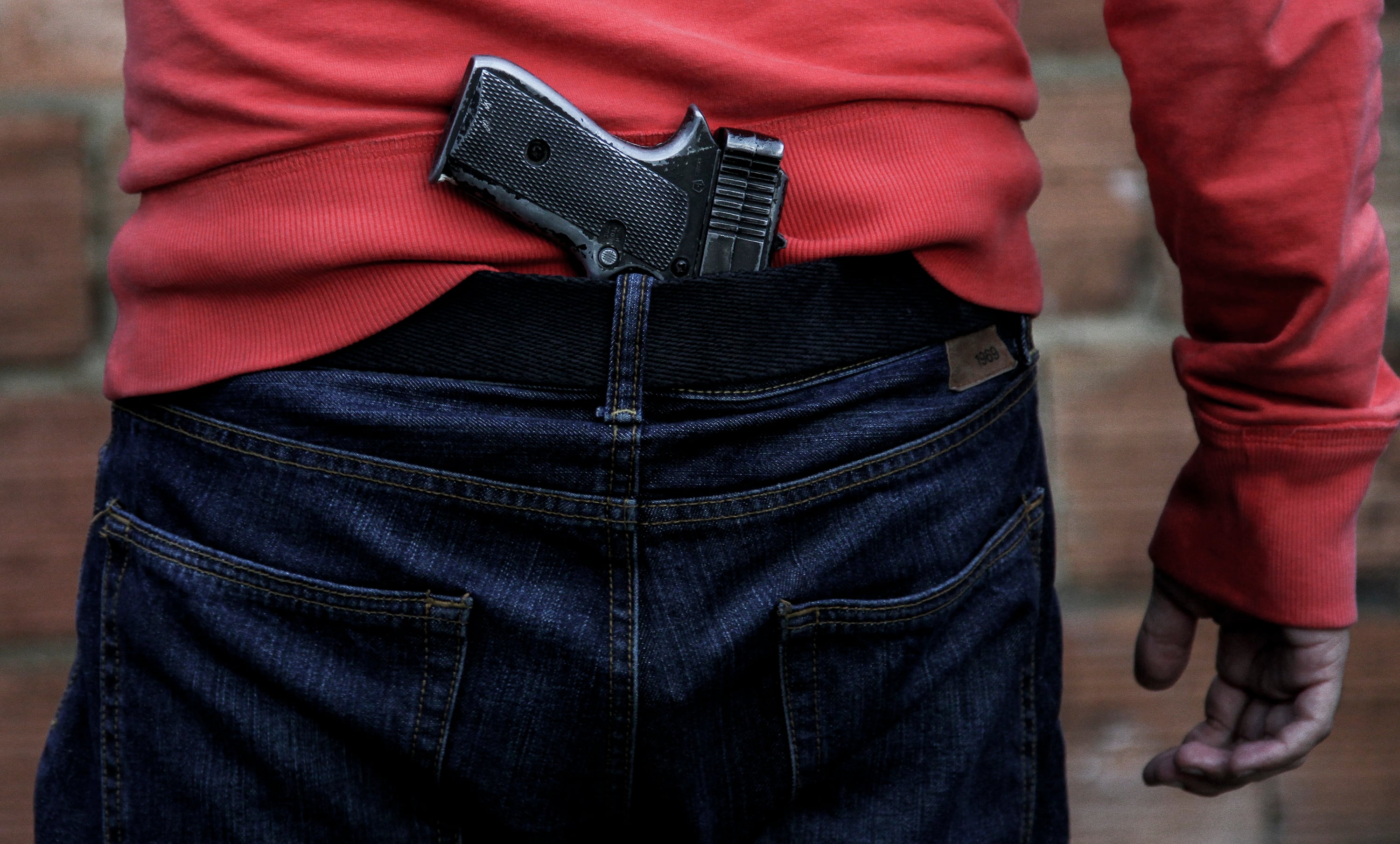 Los delincuentes tenían un arma traumática.