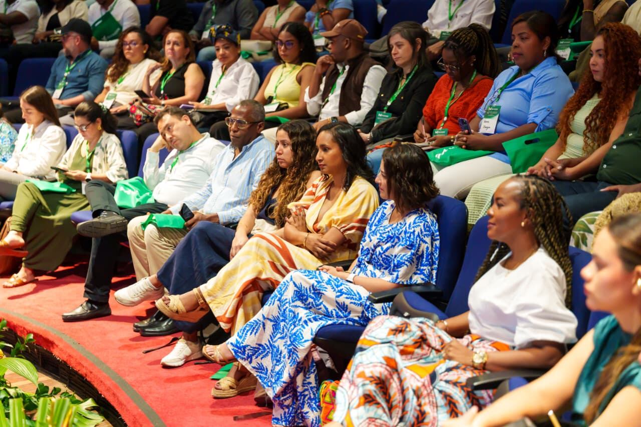 Presentación estrategia para salvaguardar la producción y comercialización del viche.