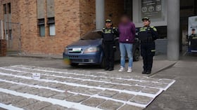 Policía de Engativá incauta 60 kilos de marihuana ocultos en un vehículo y captura a un hombre con antecedentes.