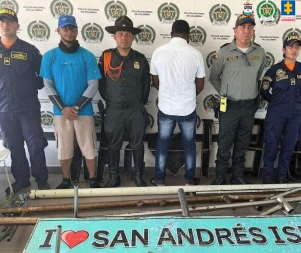 La Fiscalía imputó a Jeffrey Ivo Muriel Puentes (de espaldas) por el delito de aprovechamiento ilícito de recursos naturales renovables agravado.