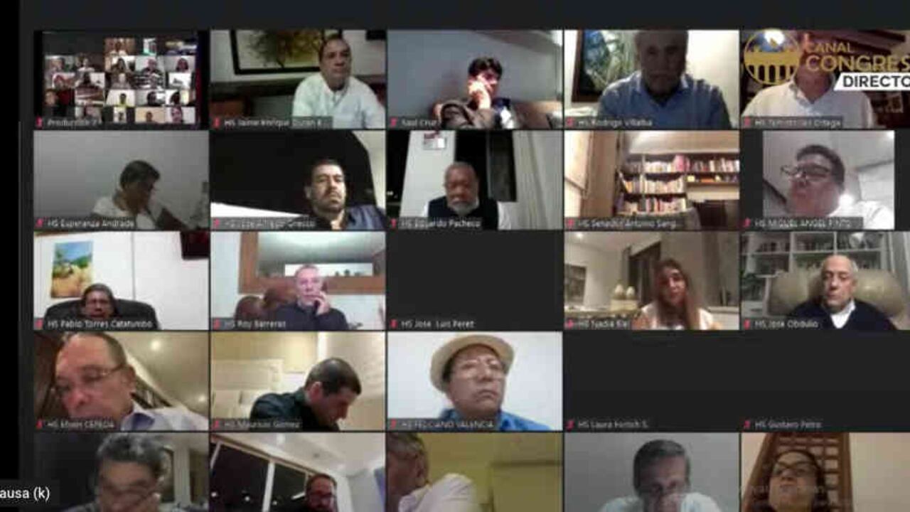 La decisión que declaró inconstitucional el artículo 12 se tomó luego de tres días de debate con una reñida votación de cinco contra cuatro.