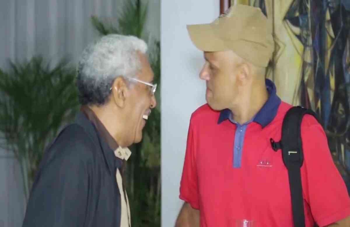 El Paisa es el jefe de la temible columna móvil Teófilo Forero de las FARC, uno de los hombres más buscados por las autoridades, y por quien se ofrecía una recompensa de 1.300 millones de pesos. Su presencia en la recta final del proceso de paz no solo despejó los interrogantes sobre su compromiso o no con lo que se estaba pactando, sino que alimentó la expectativa en torno a la firma del acuerdo que ponga punto final al conflicto armado. Foto: Archivo Particular.