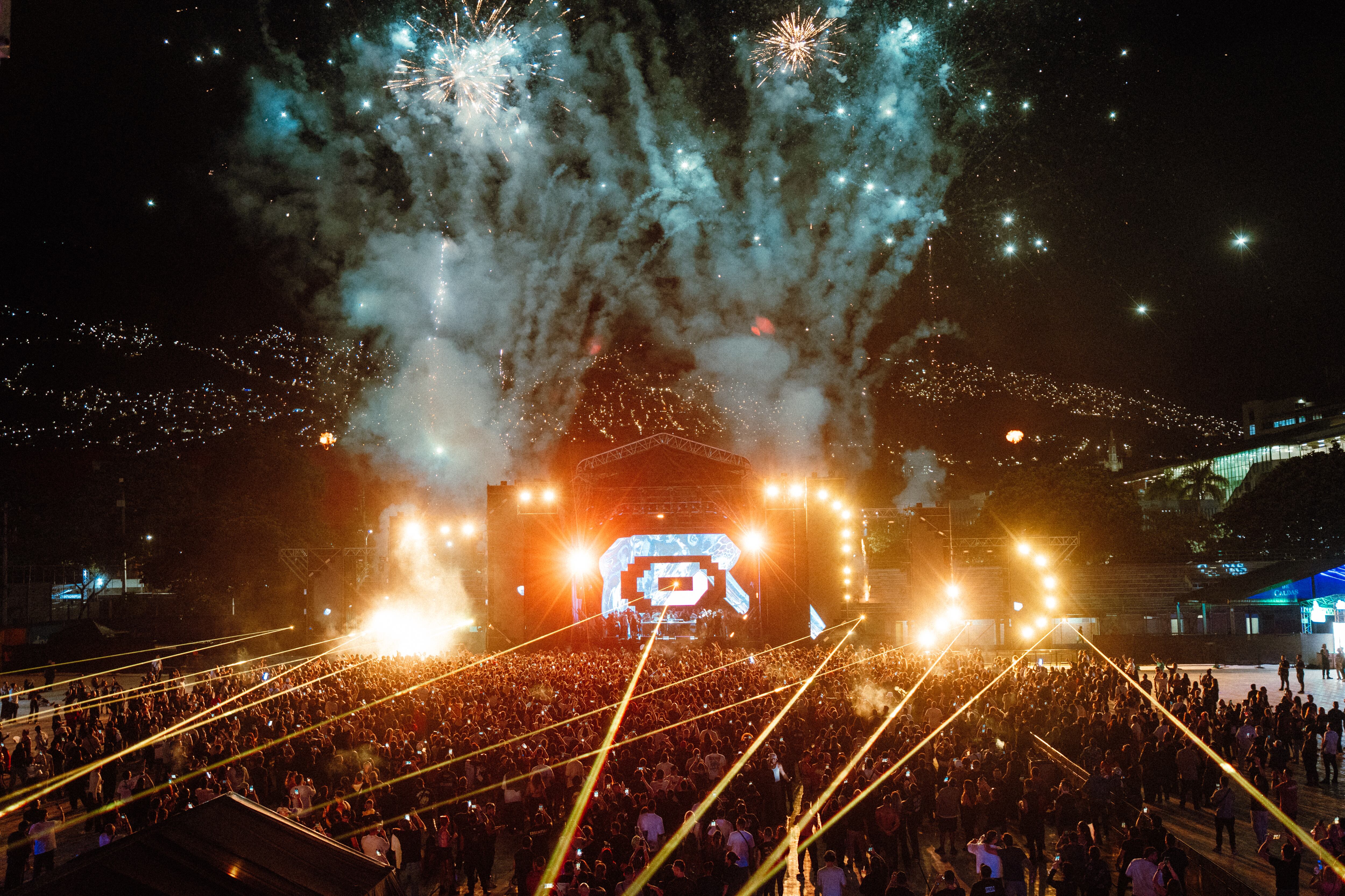 Ritvales marca su territorio en el Parque Norte de Medellín.