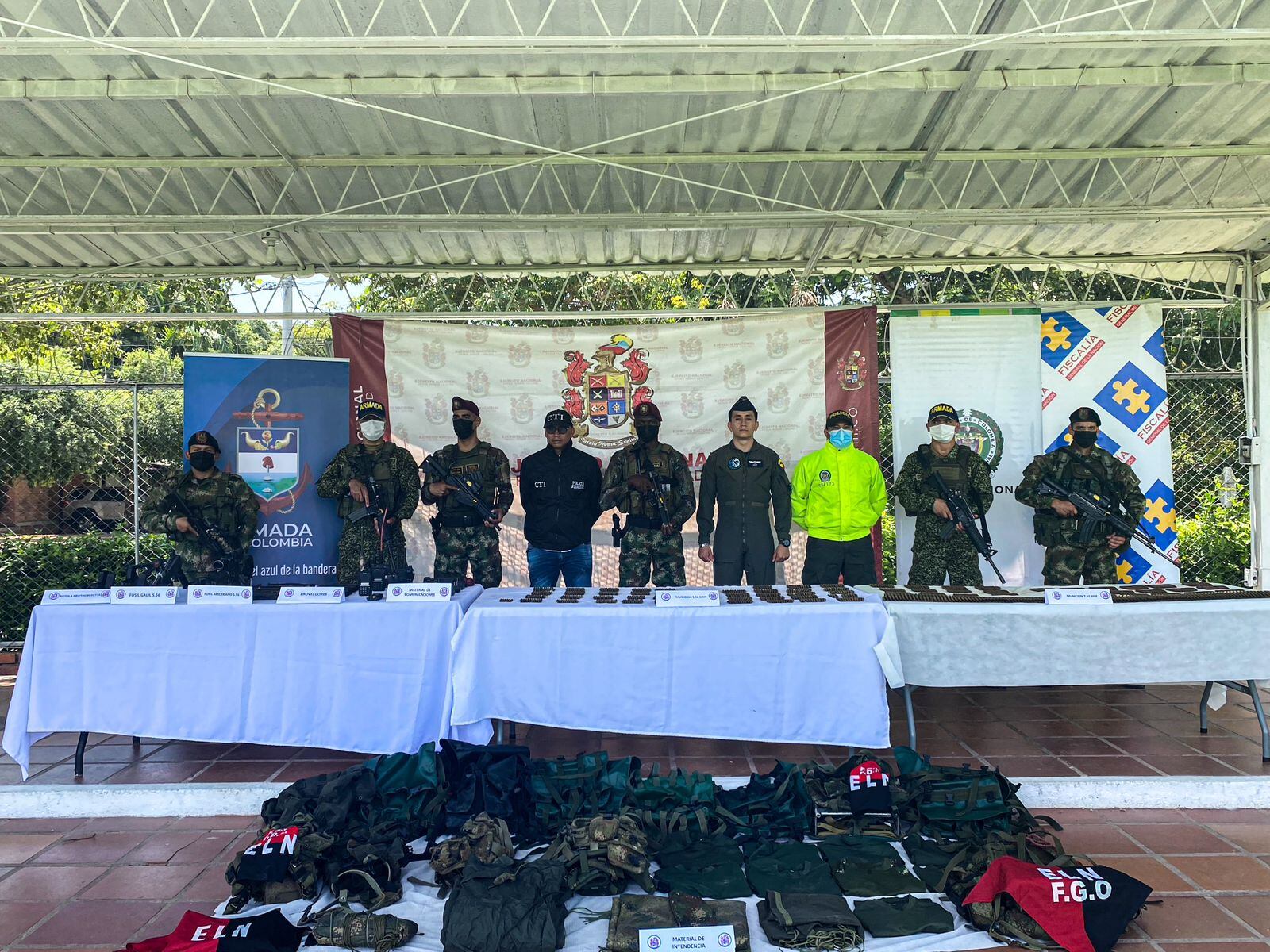 El ELN recibió a bala a comandos del Ejército en Arauca, en donde había un deposito con abundante material de guerra.