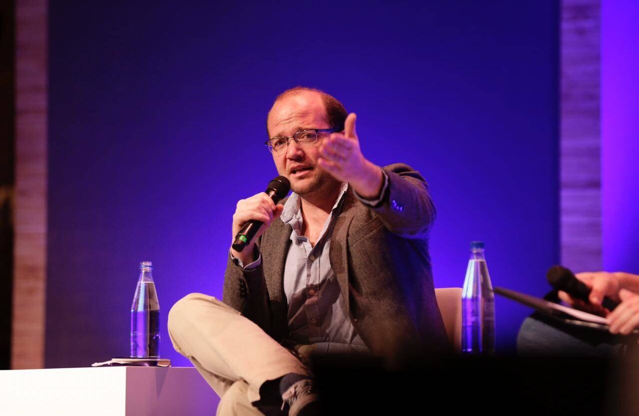 Daniel Samper Ospina estuvo con Isabella Santodomingo en una de las charlas más populares: 'Dos grandes irreverentes al banquillo', en la que aseguró que "un político con humor es un tirano menos".