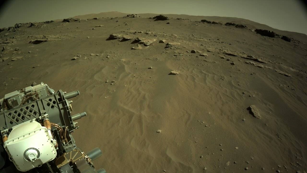 El rover, también conocido como astromóvil, es un vehículo de exploración espacial diseñado para moverse sobre la superficie de un planeta u otro objeto astronómico.