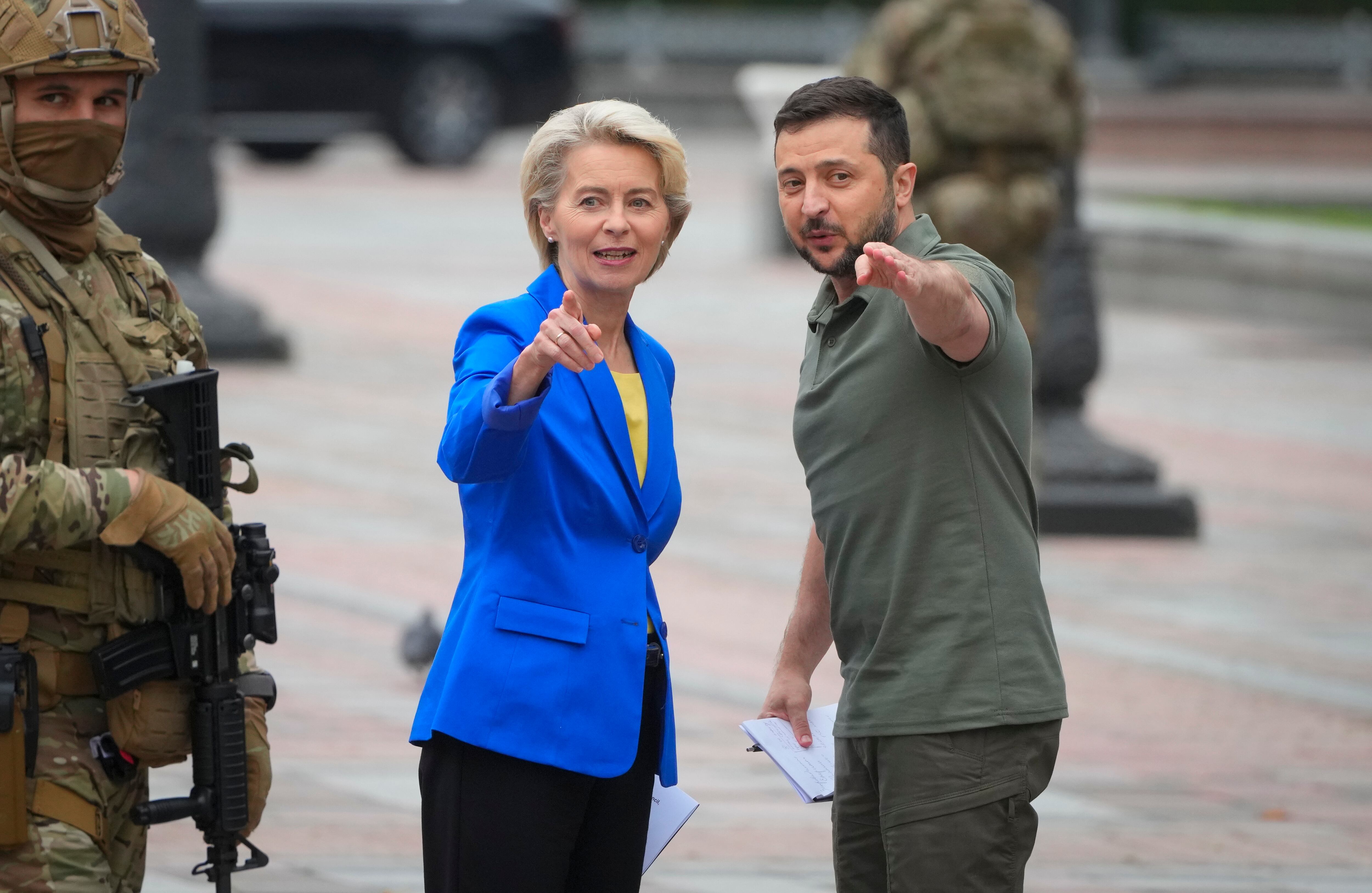 Volodymyr Zelenskyy y Ursula von der Leyen