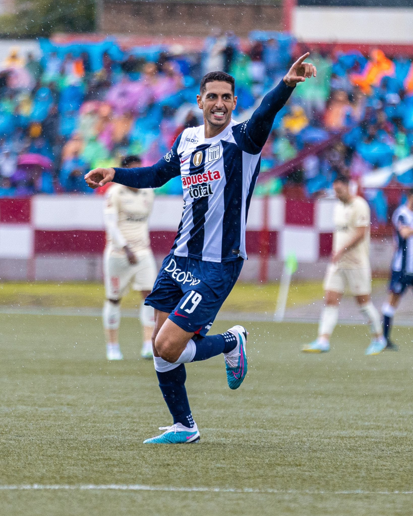 Pablo Sabbag, delantero colombiano en Alianza Lima.