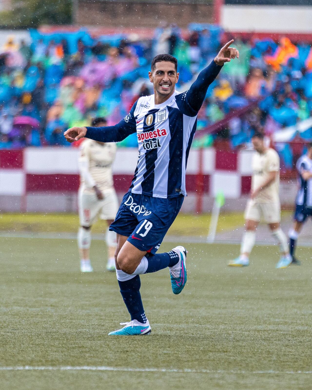 Pablo Sabbag, delantero colombiano en Alianza Lima.