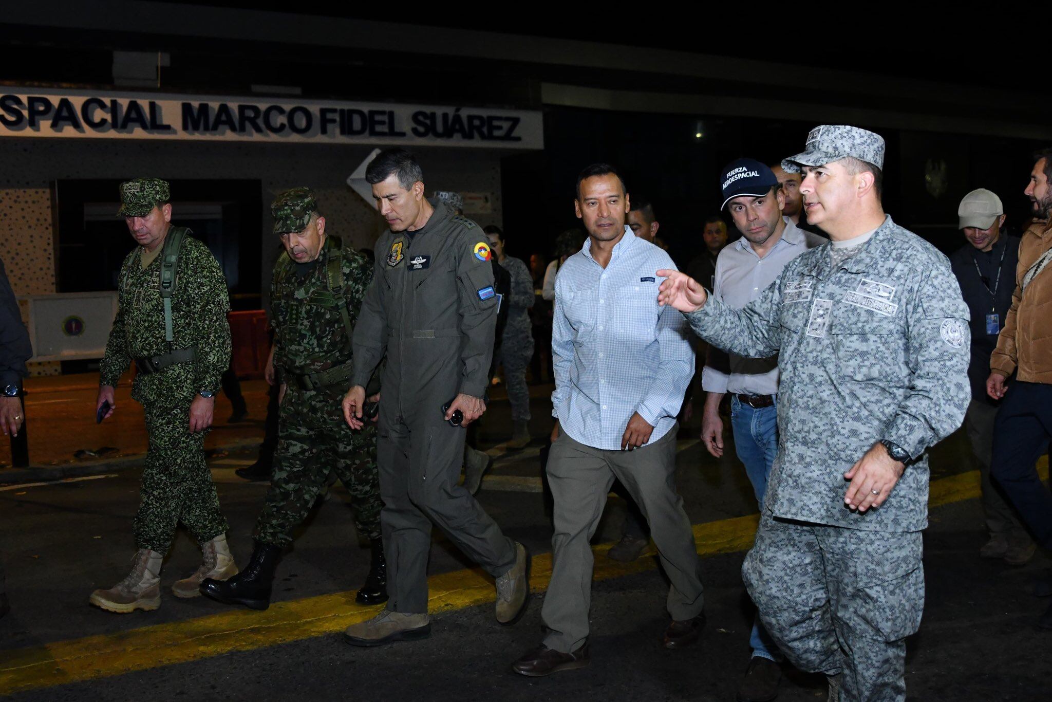 Autoridades nacionales llegaron a Cali tras el atentado del 21 de agosto para recorrer la zona afectada y evaluar medidas de seguridad.