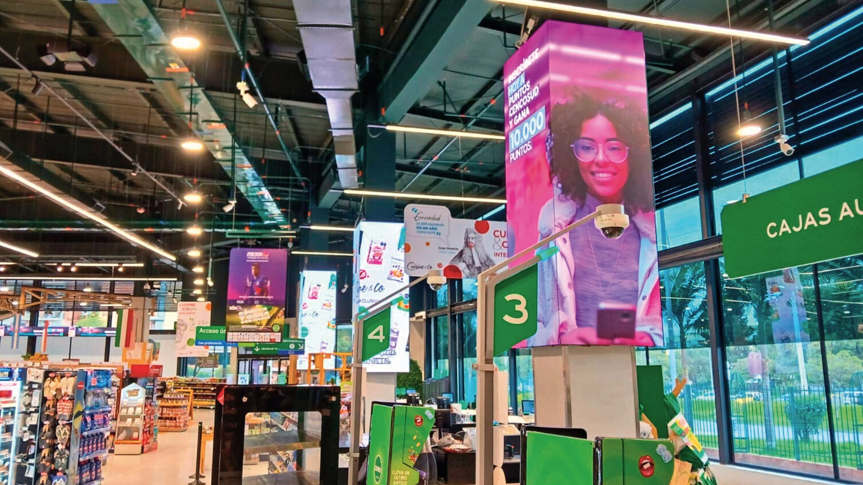 Pantallas LED en Jumbo Cencosud.