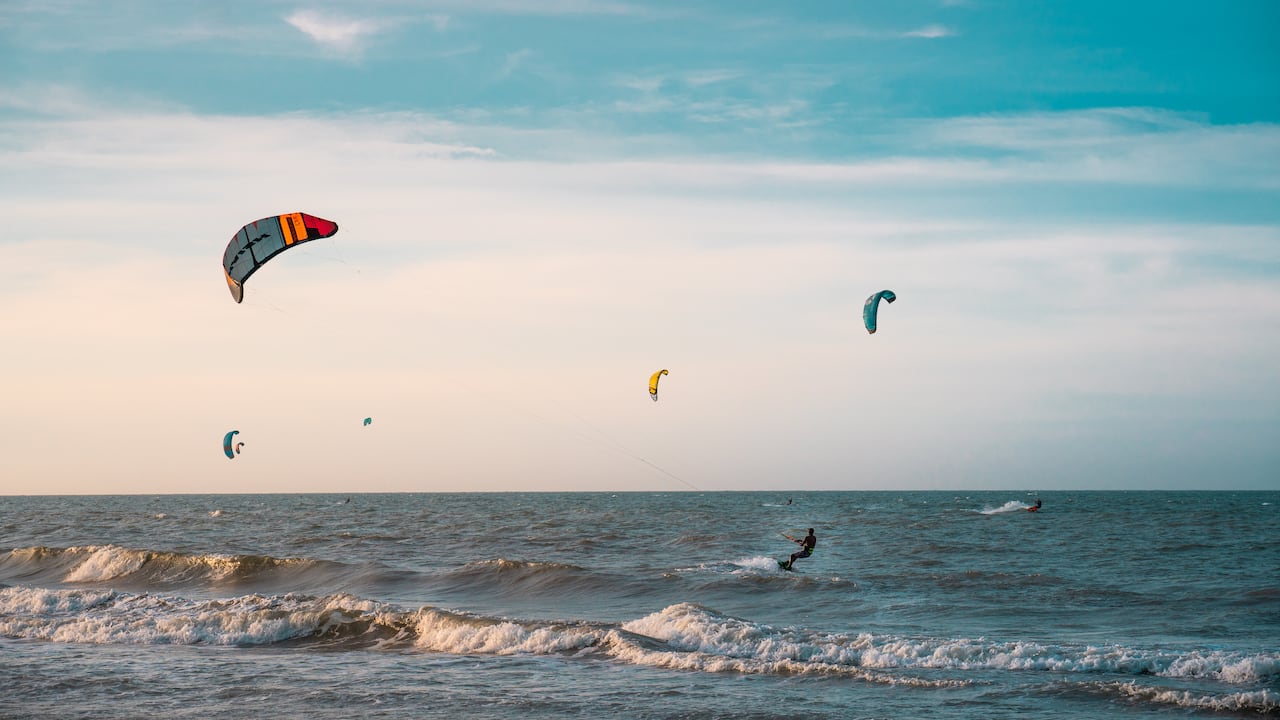 Salinas, Atlántico, está catalogado como la mejor playa en Colombia para realizar deportes náuticos.