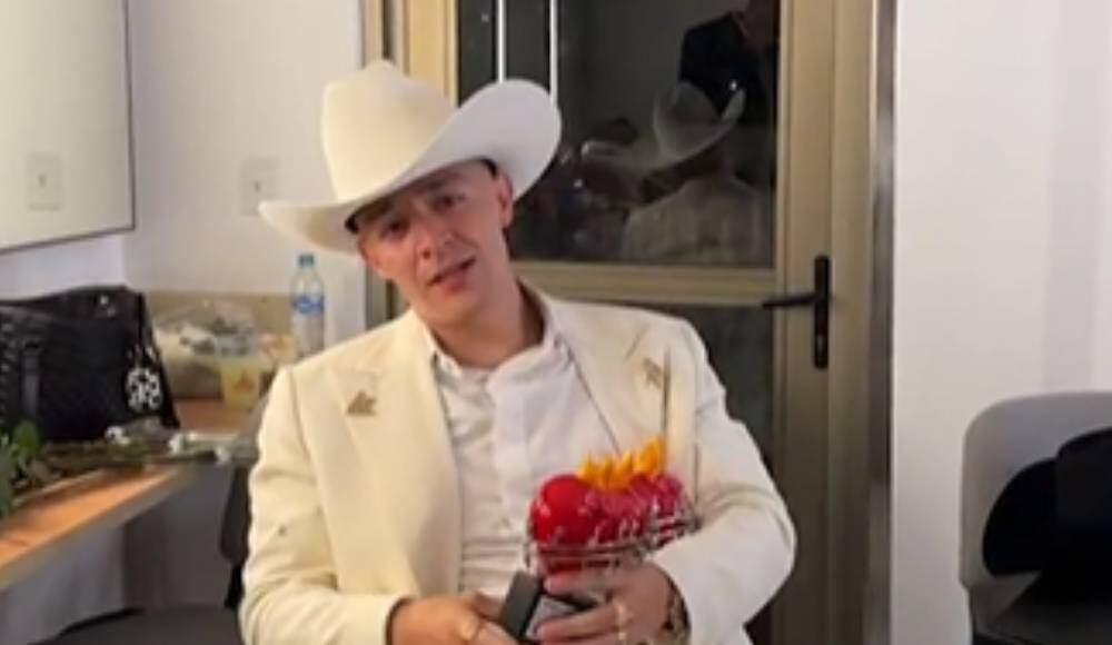 El artista fue foco de miradas por un video viral en el que se veía que casi lo roban.