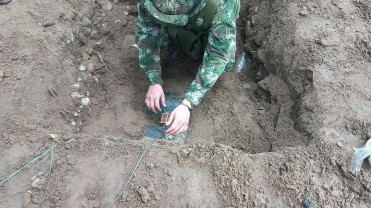 El ELN sigue sembrando el terror en Arauca, el Ejército desactivó varios explosivos de la guerrilla en Tame.