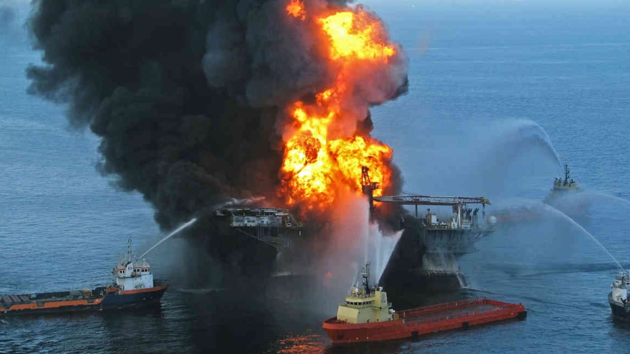 La explosión de la plataforma generó un derrame de crudo que se extendió por 2.000 kilómetros de costas. Foto: Pixabay.