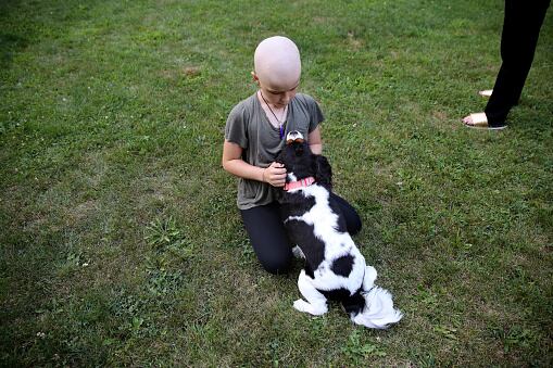 Niño en Francia se cura de tumor cerebral. (imagen de referencia)