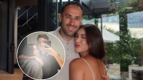 Él es la promesa del fútbol colombiano que estaría saliendo con la hija de David Ospina.
