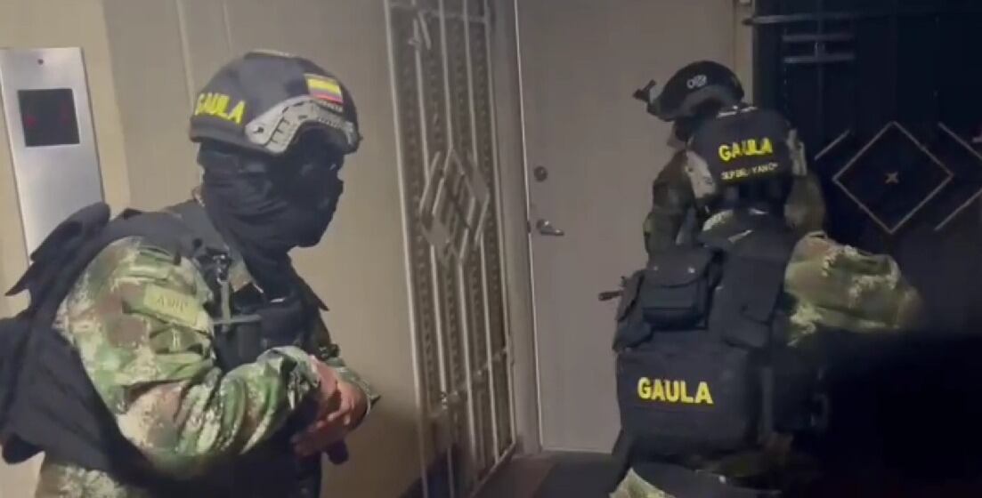 Hasta este apartamento en un lujoso condominio llegaron los agentes a hacer las capturas y el allanamiento
