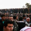 Miles de personas se agolpan en la prisión de Sednaya buscando liberar a presos políticos en Siria.