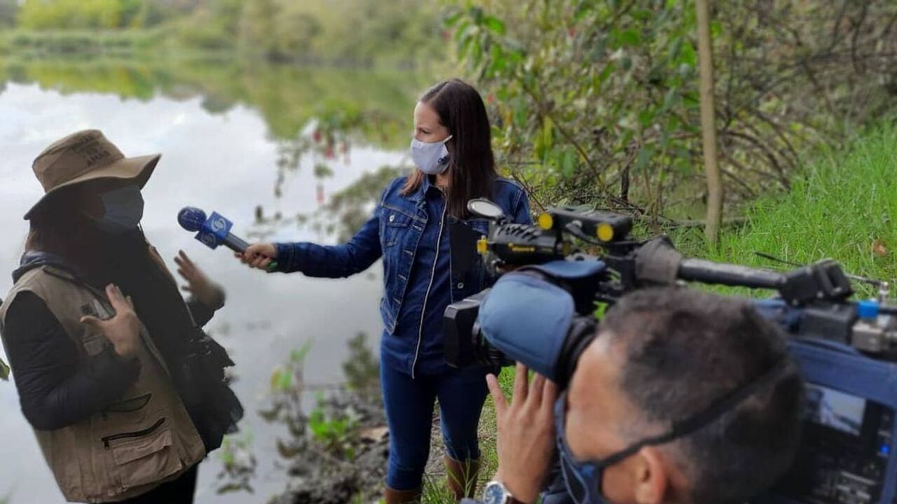 Ex periodista de 'Noticias Caracol' enfrenta difícil situación con su hija y pide ayuda: "estamos unidos como familia para no rendirnos"