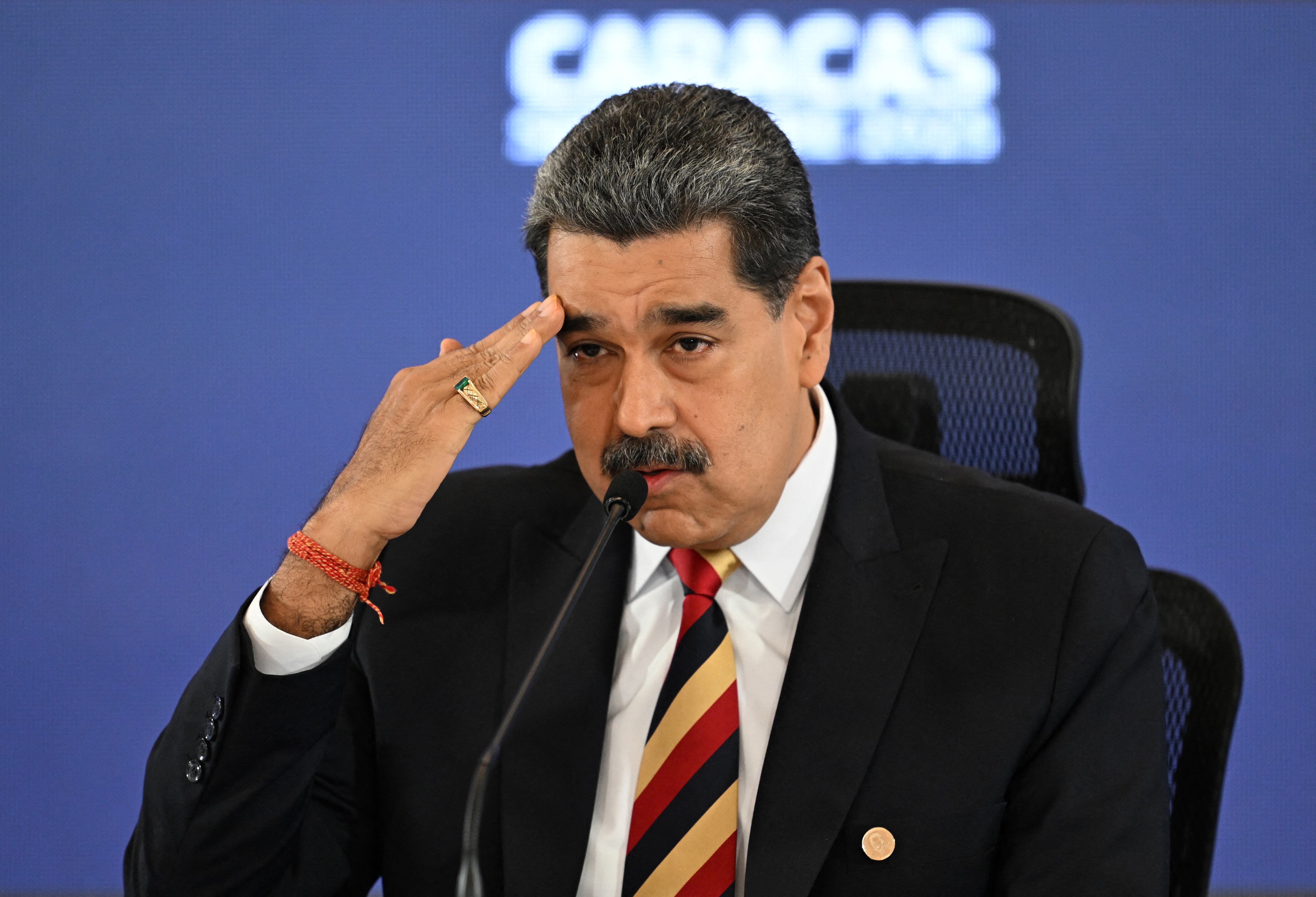 Nicolás Maduro aseguró que barcos de Estados Unidos apuntan a Venezuela. (Photo by JUAN BARRETO / AFP)