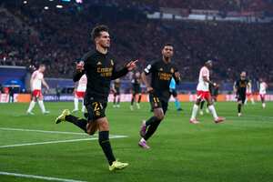 Brahim Díaz del Real Madrid CF celebra tras marcar el primer gol de su equipo durante el partido de ida de octavos de final de la UEFA Champions League 2023/24 entre el RB Leipzig y el Real Madrid CF en el Red Bull Arena el 13 de febrero de 2024 en Leipzig, Alemania.
