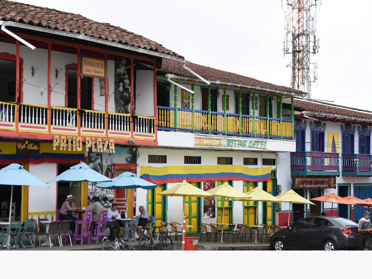 El mirador Colina Iluminada del Quindío fue construido en mangle del Caribe y otras maderas de Ia región como el zapan y macana.
