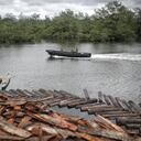 OPERATIVO DE LA POLICIA NACIONAL PARA MITIGAR EL TRAFICO DE MADERA EN BUENAVENTURA