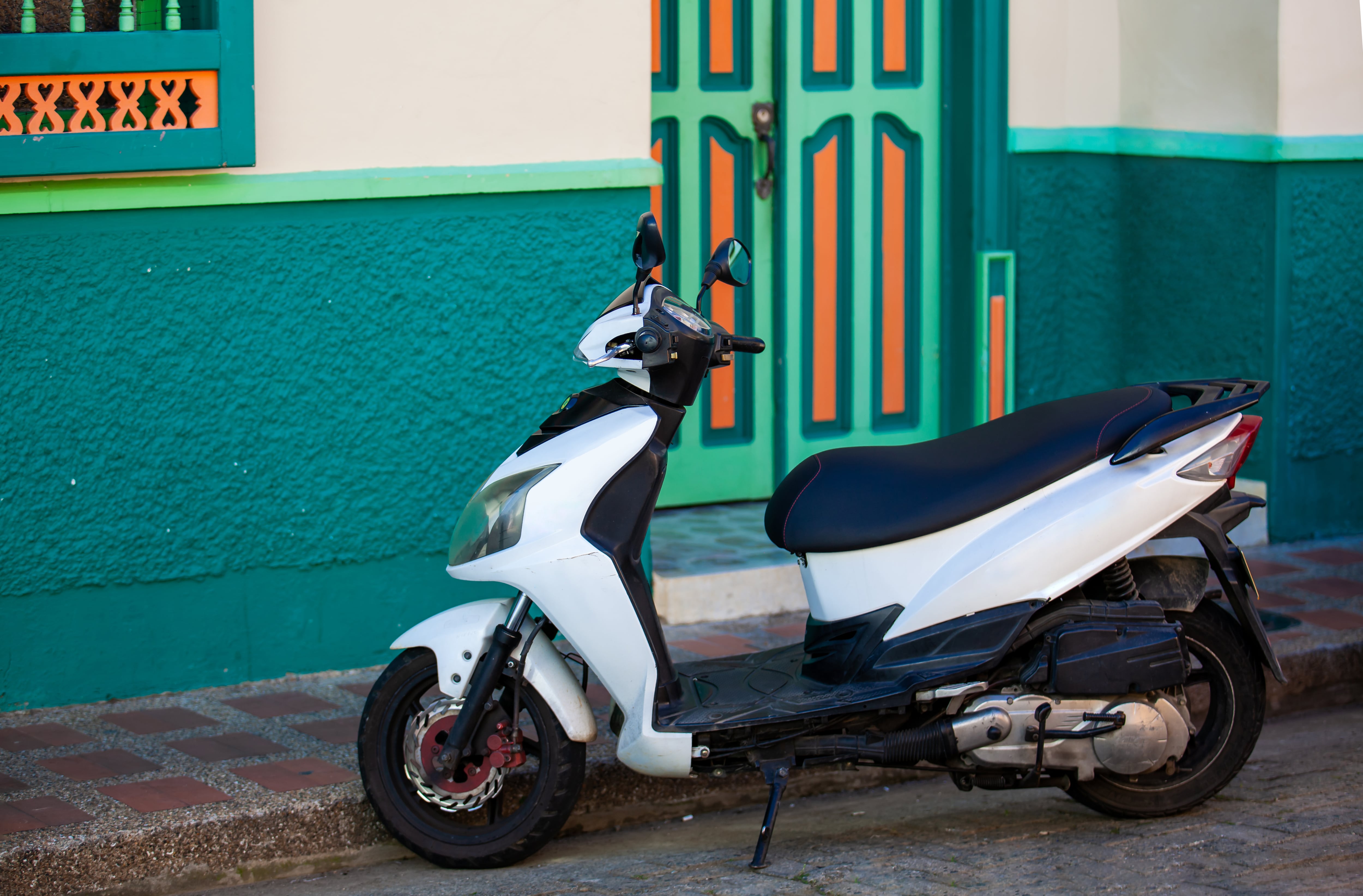 Revisar el motor, las llantas y el sistema eléctrico es clave antes de comprar una moto usada.