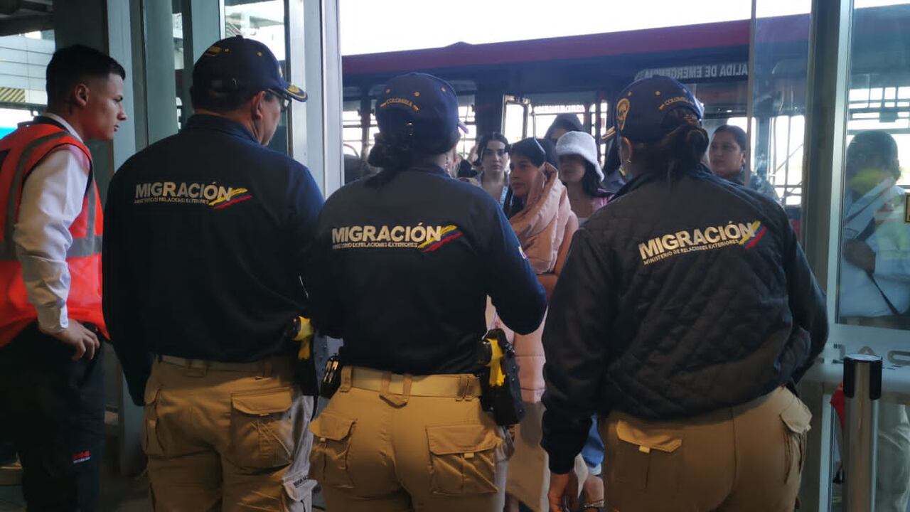 Las mujeres llegaron al aeropuerto El Dorado