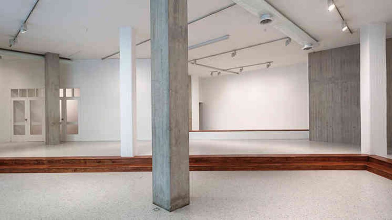 Intervención de Consuegra en el espacio de la galería.