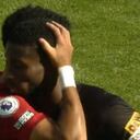 El colombiano se acercó para consolar a su compatriota Jefferson Lerma.