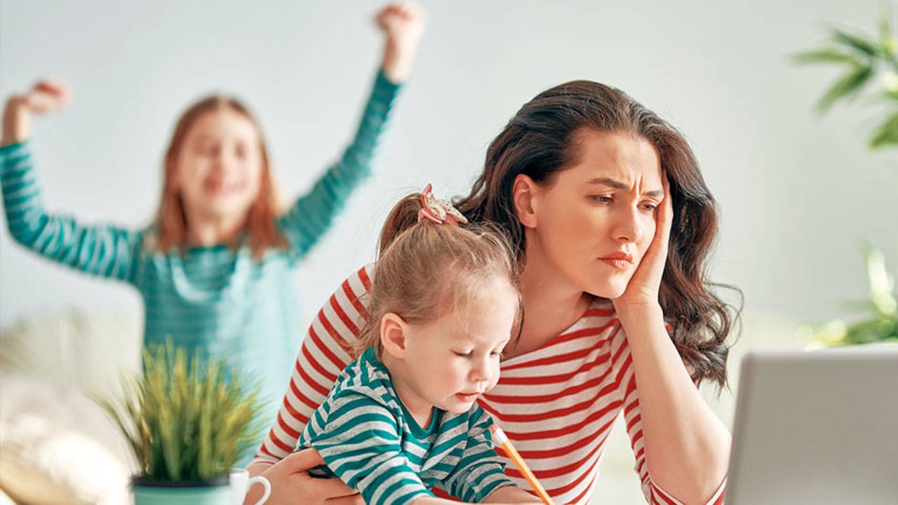 Los expertos recomiendan crear y mantener una rutina con los niños.