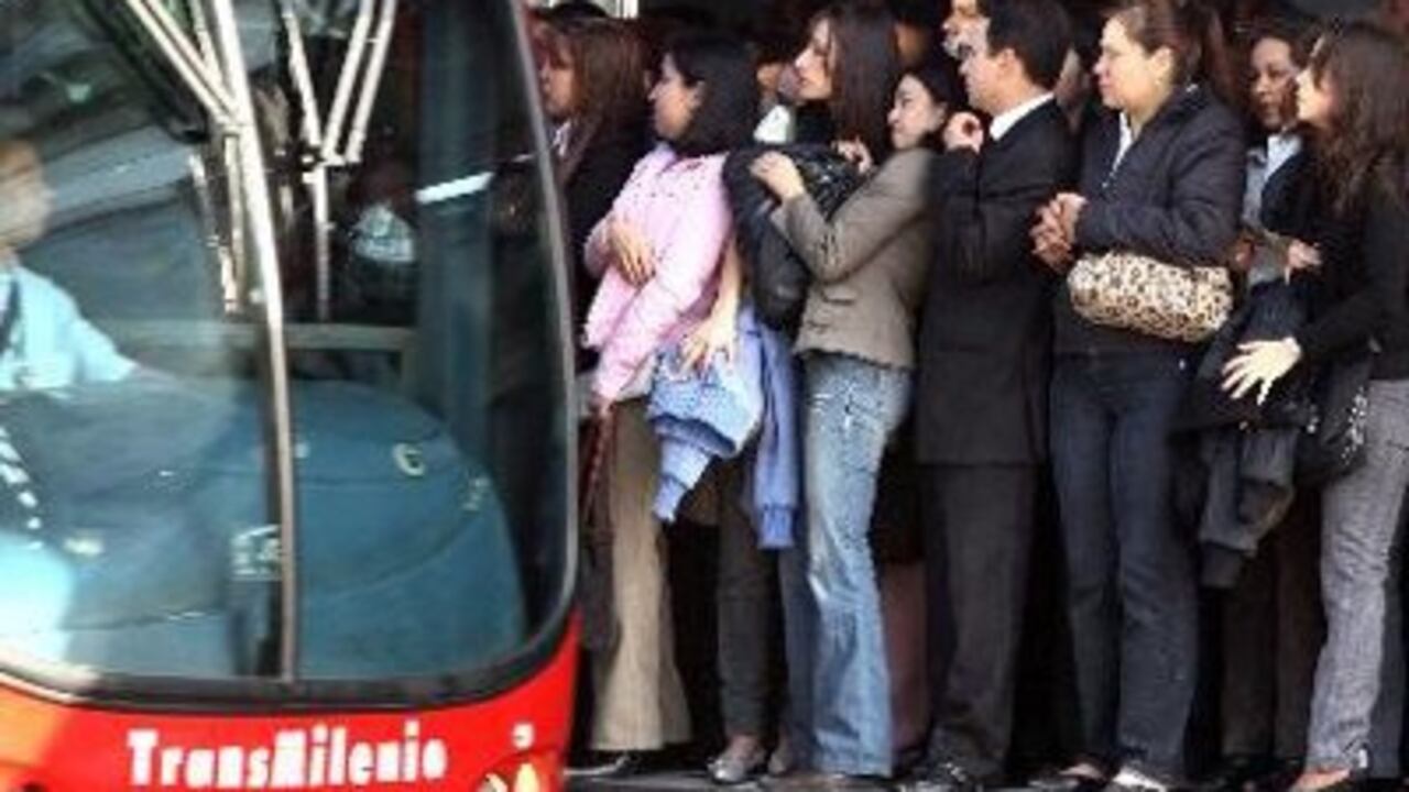 Transmilenio presenta graves fallas una de ellas es la congestión.
