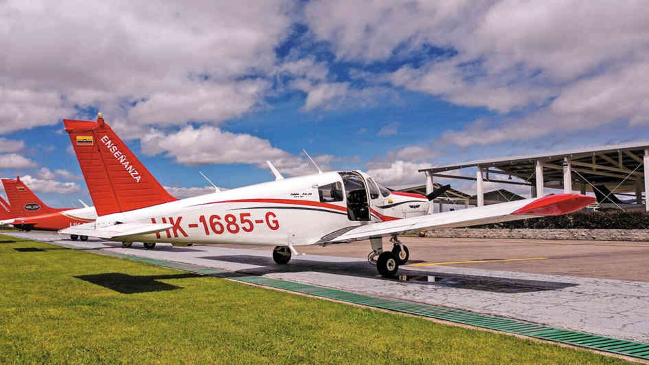 Durante más de 70 años el Aeroclub de Colombia ha formado pilotos con un sentido ético.