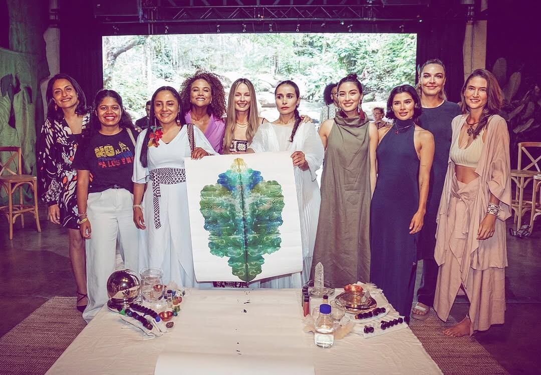 Mónica Fonseca (izquierda), durante la pasada COP16, en Cali.