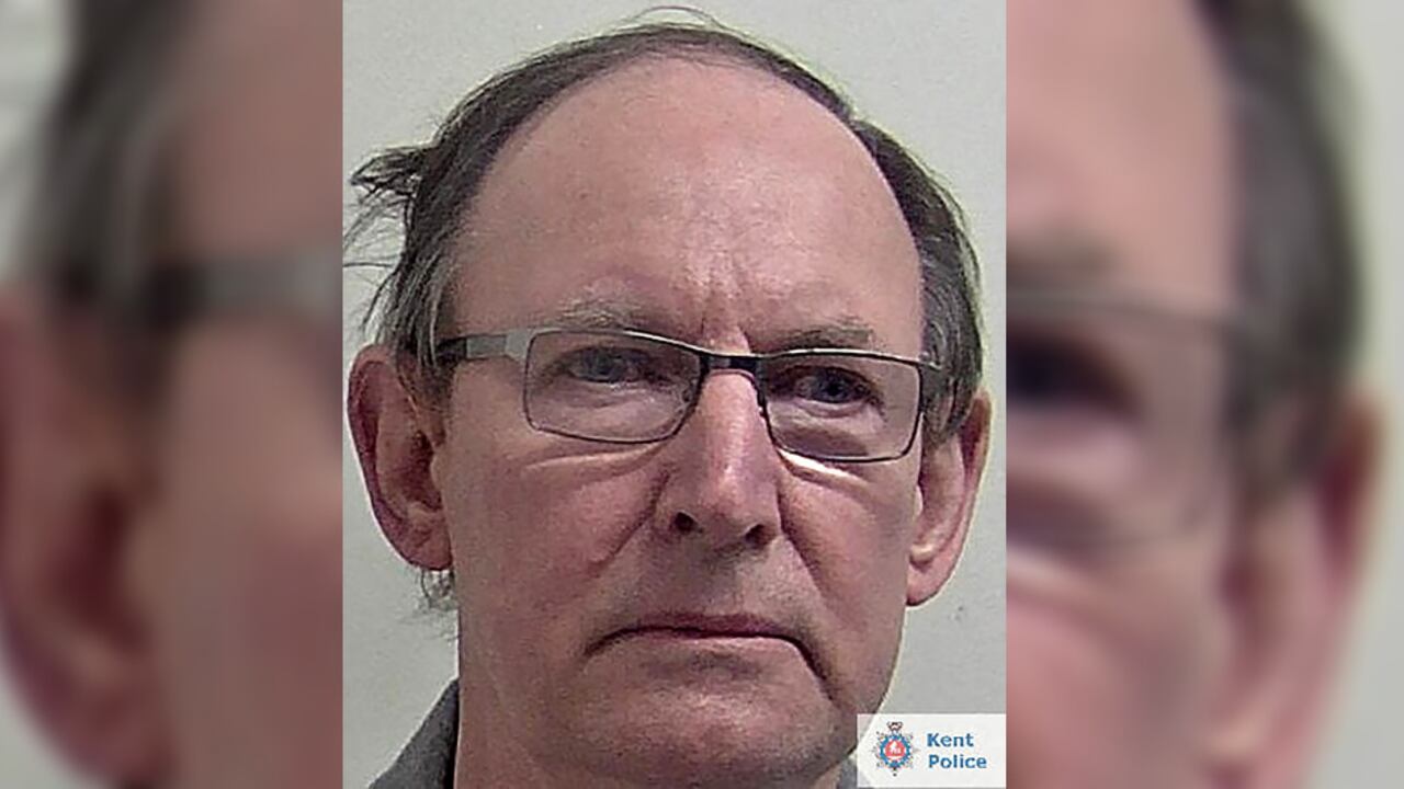 David Fuller, británico de 67 años de edad detenido