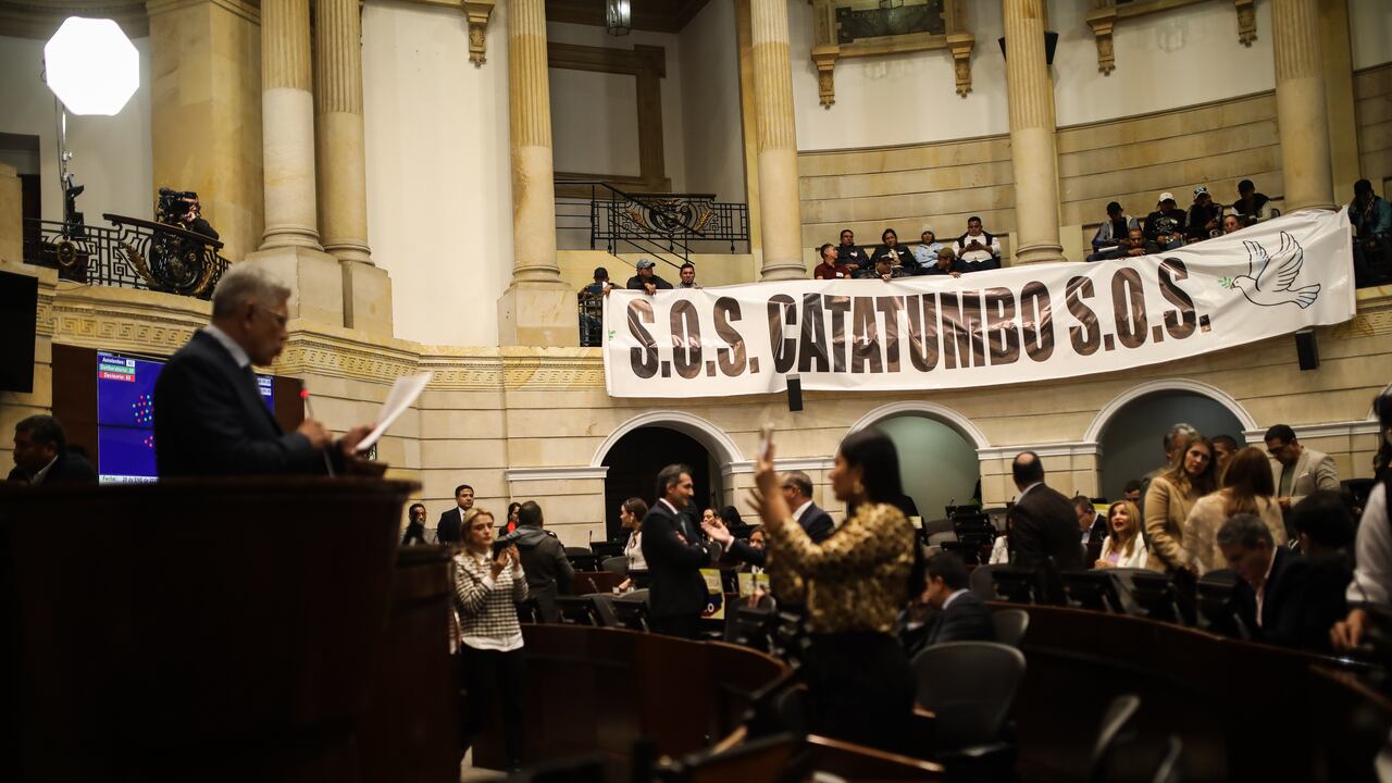 Senado de la República, sesión especial convocada por el Presidente del Senado Efraín Cepeda
Análisis del decreto de conmoción interior , CATATUMBO