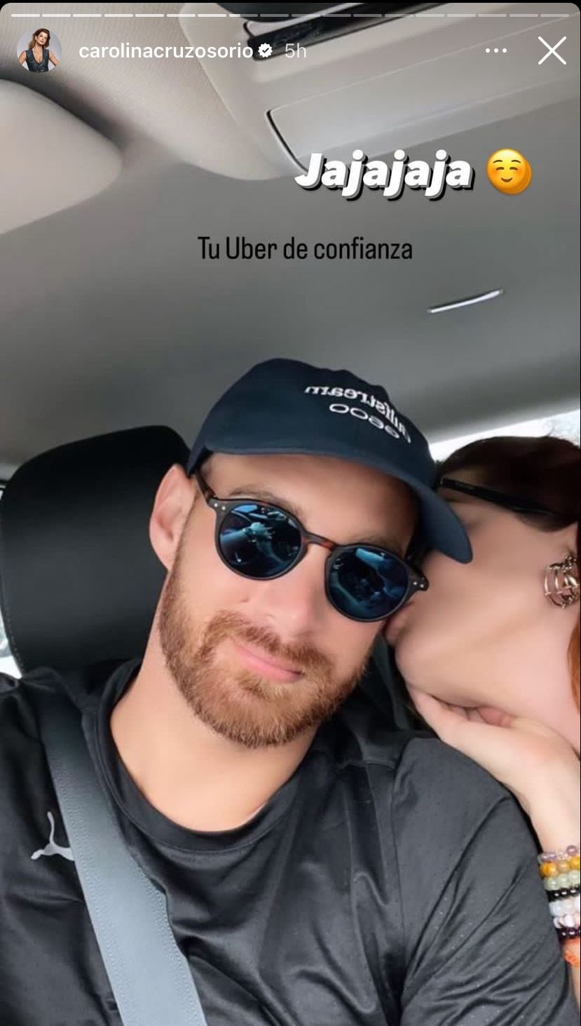 La pareja cada vez muestra más lo enamorada que está.